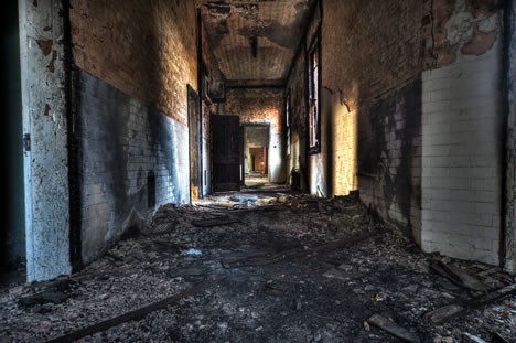 Fire-damaged-corridor-at-Helli